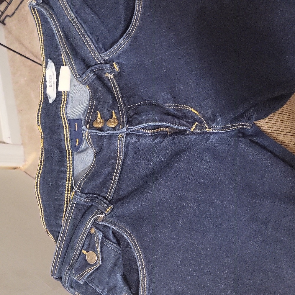 Ladies Jean's  size 30× 32 in excellent  use condition  fits a size 8 ladies